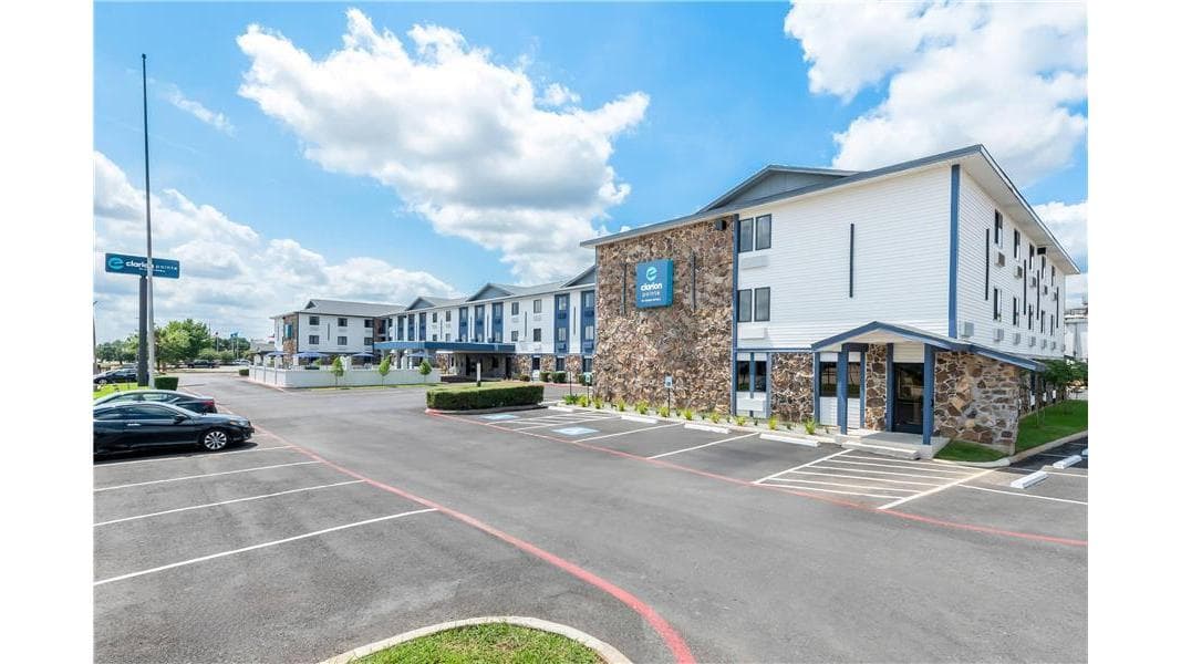 Clarion Pointe
