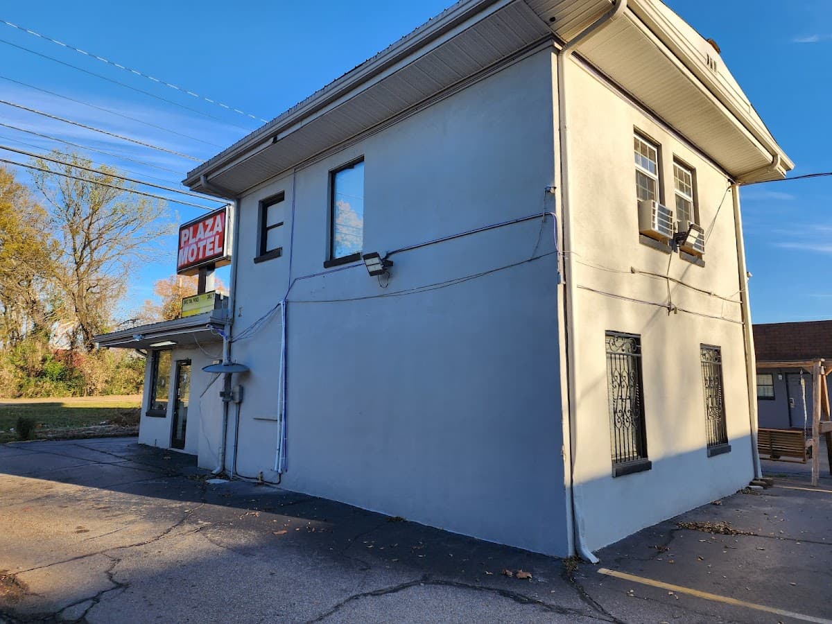 Plaza Motel
