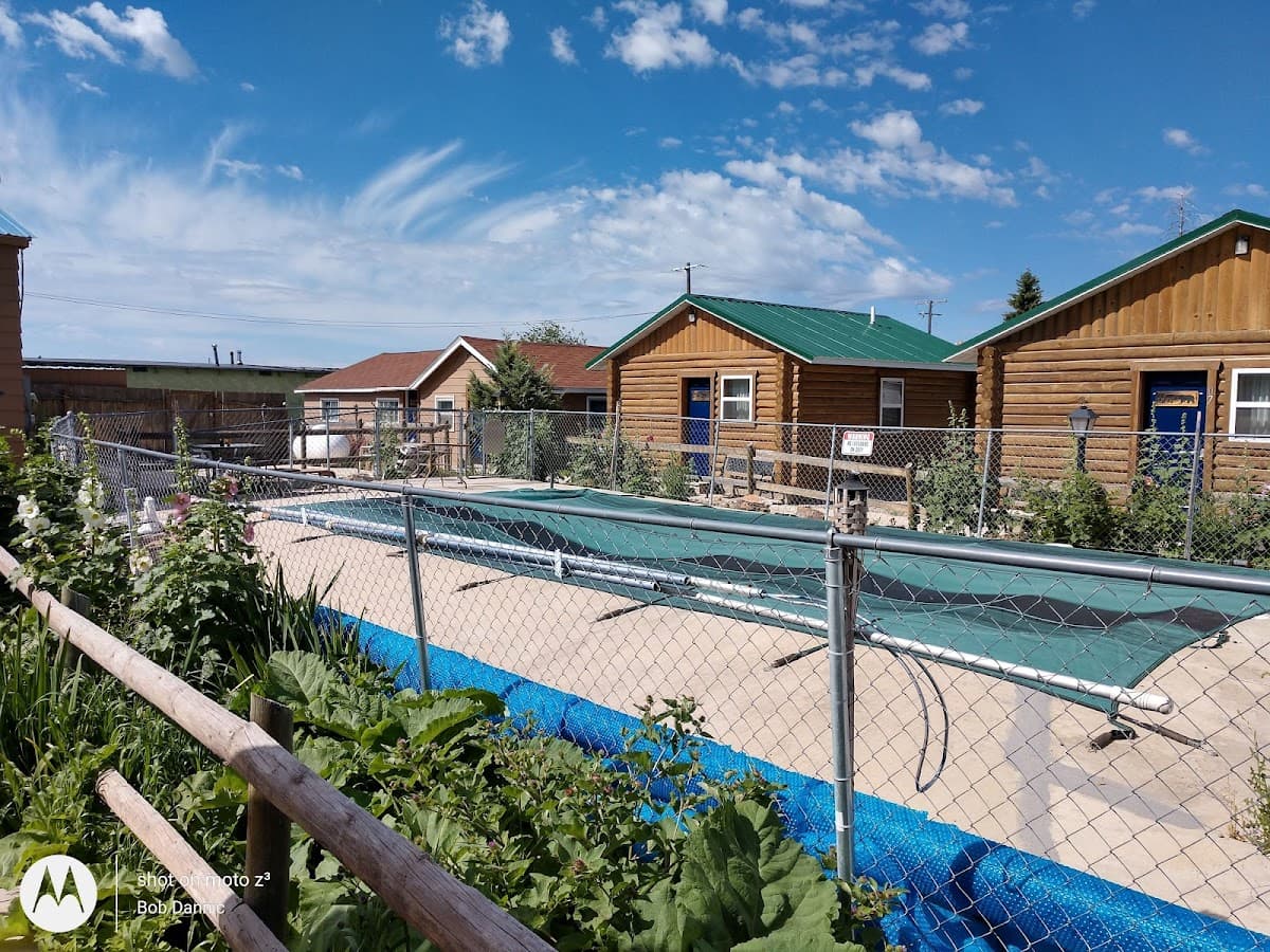 Tenderfoot Cabins & Motel