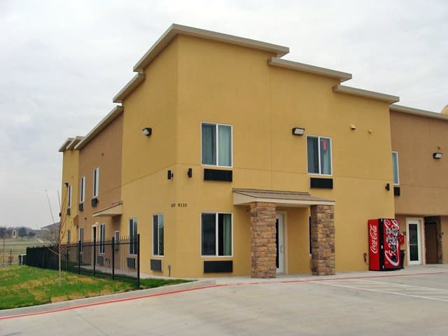 West Worth Inn & Suites