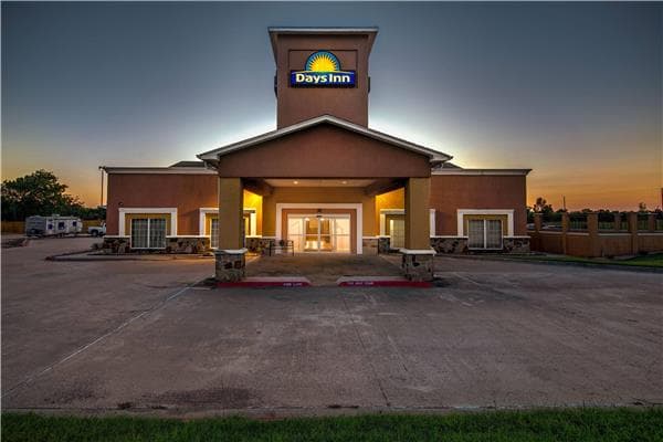 Days Inn by Wyndham Rockdale Texas