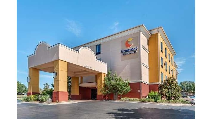 Comfort Inn & Suites