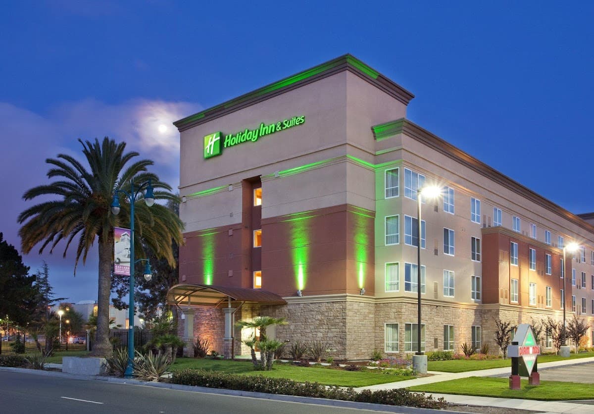 Holiday Inn & Suites Oakland - Airport, an IHG Hotel