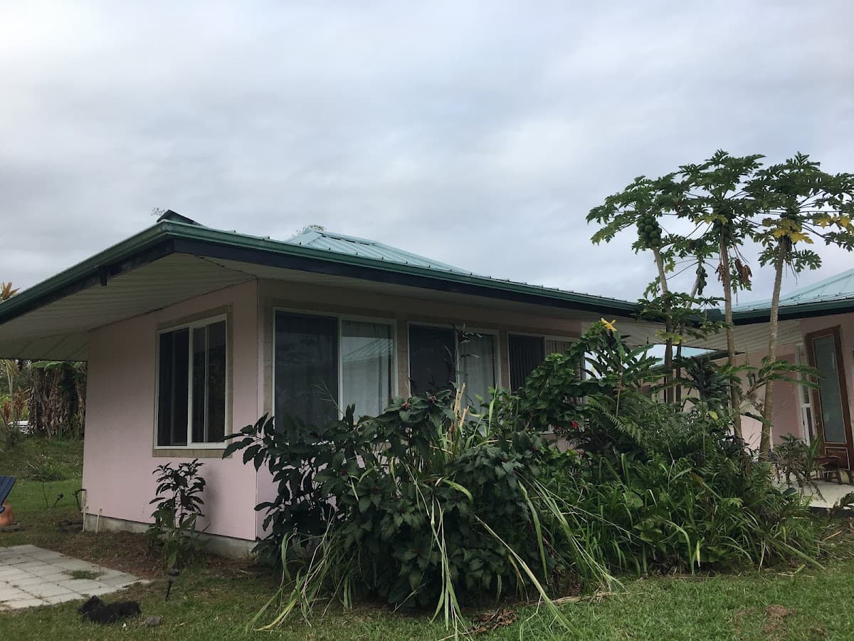 Puumoi Pink House And Sunrise Studio