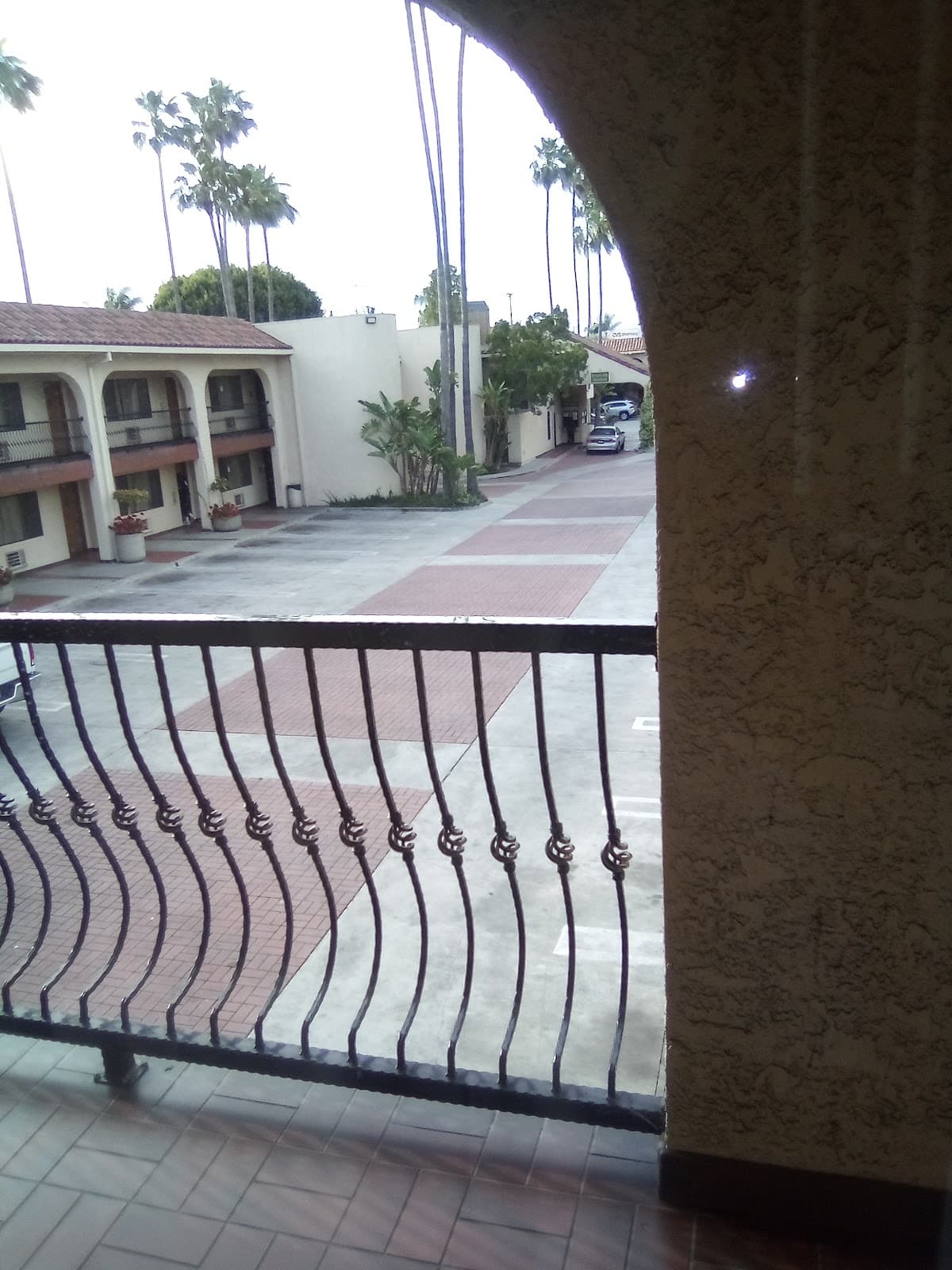 The Snooty Fox Motor Inn