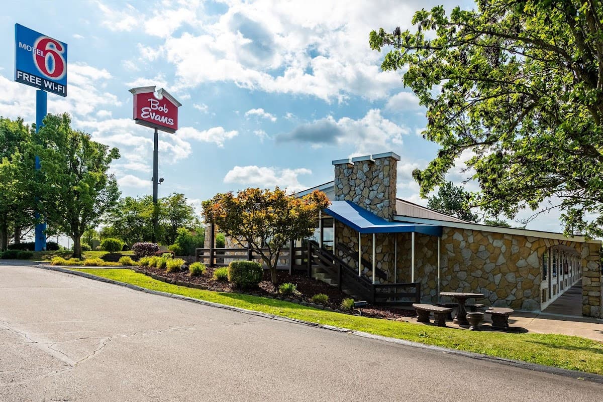Motel 6 Mansfield, OH