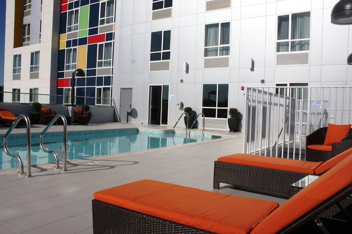 Holiday Inn Express North Hollywood - Burbank Area by IHG