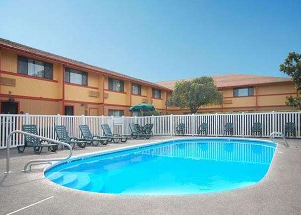 Quality Inn & Suites Medford Airport
