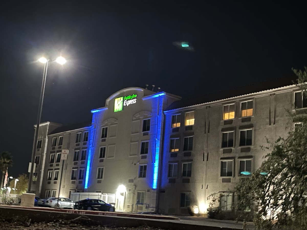 Holiday Inn Express Peoria North - Glendale by IHG