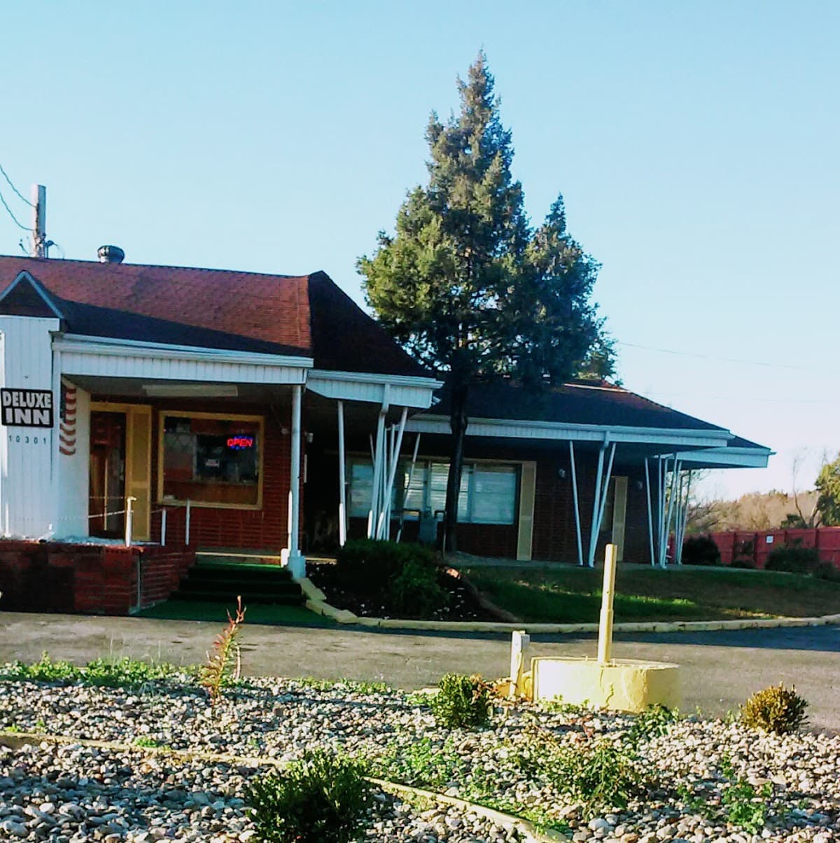 Deluxe Inn