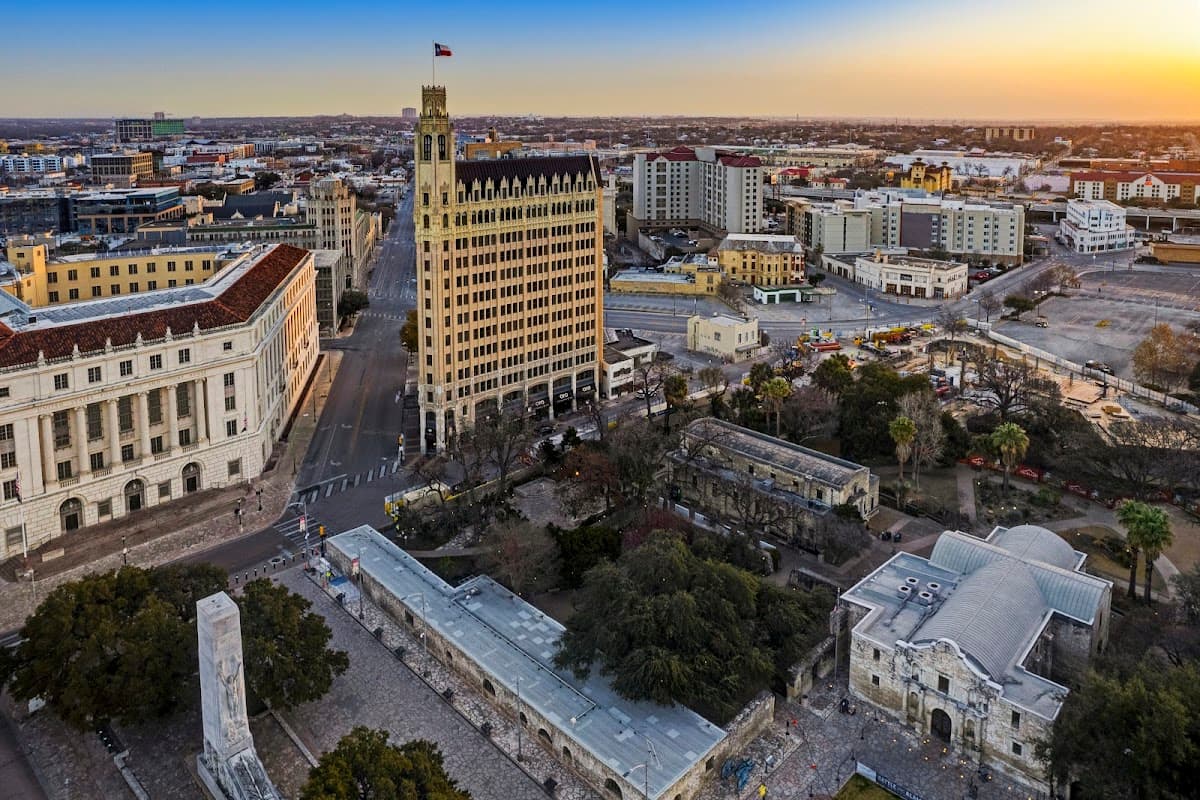 The Emily Morgan San Antonio - a DoubleTree by Hilton Hotel