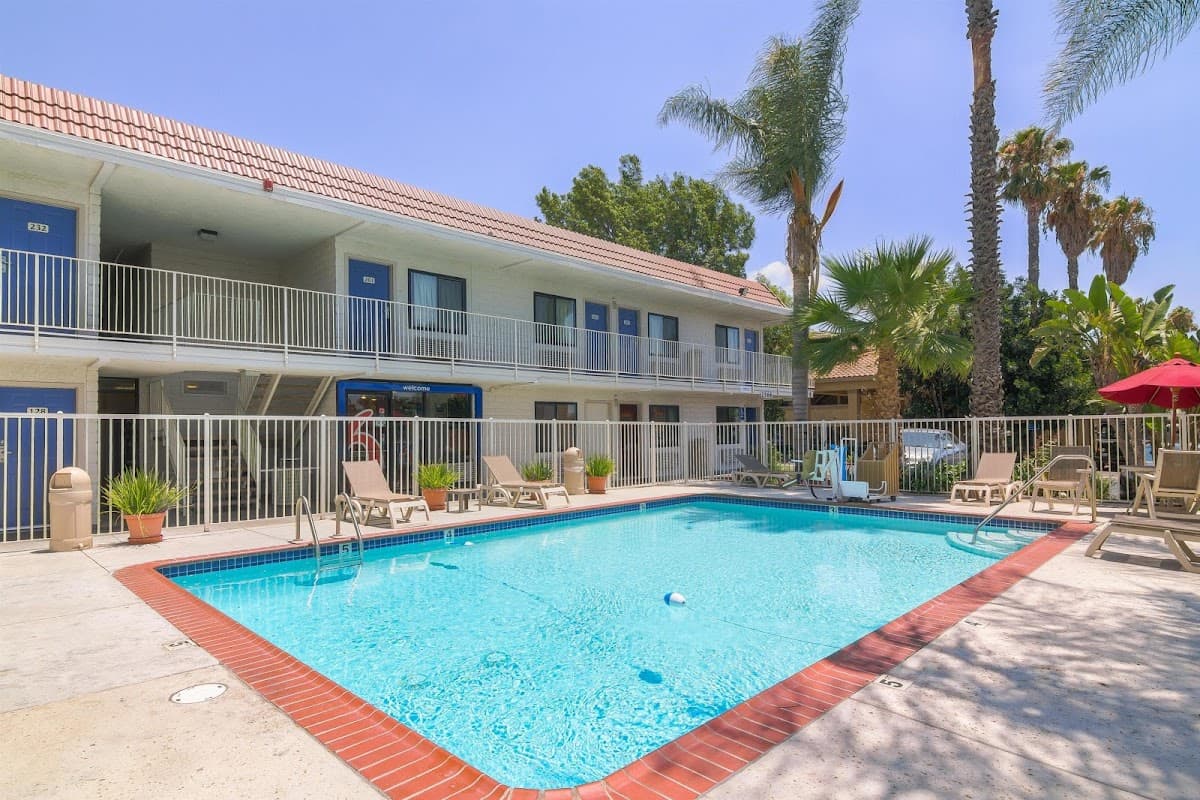 Motel 6 Simi Valley, CA