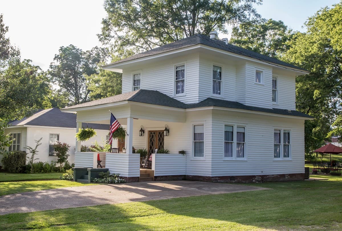 The Lee House