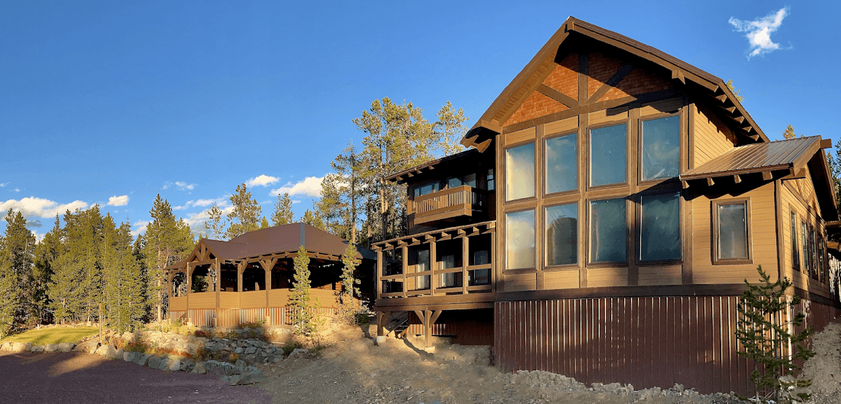 Summit Mountain Lodge & Steakhouse