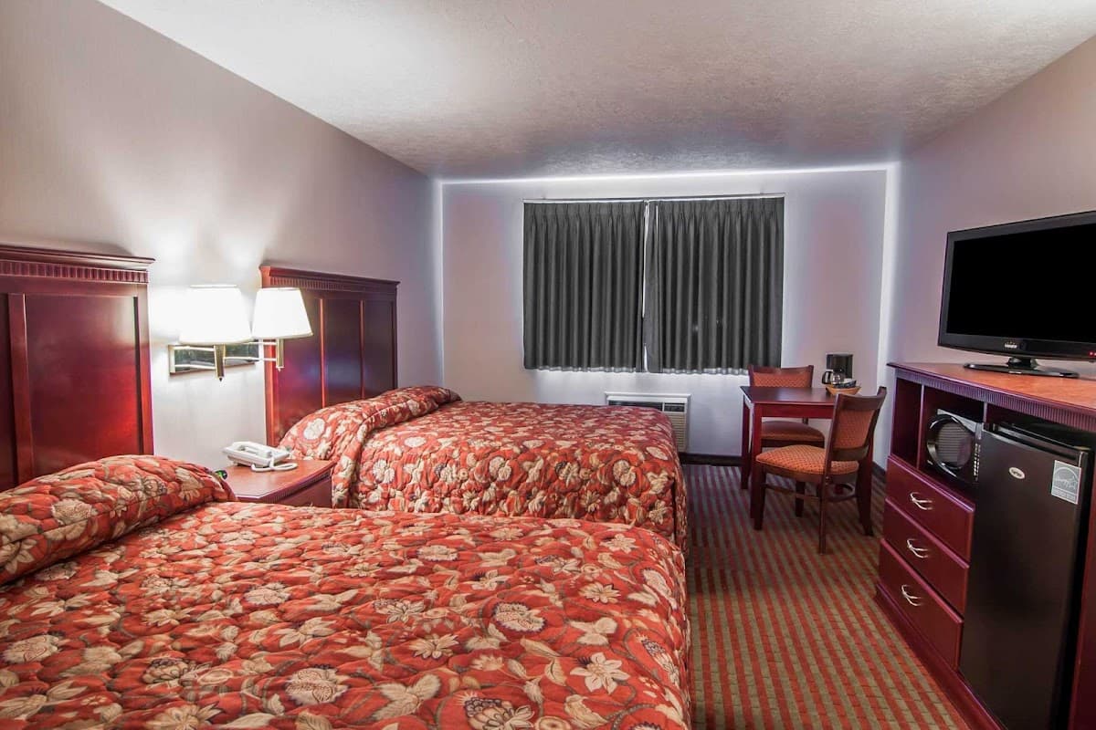 Rodeway Inn & Suites