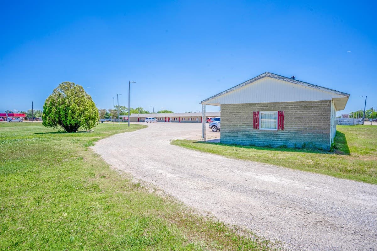 Green Acre Motel by OYO Rush County Airport