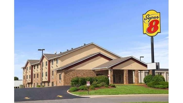 Super 8 by Wyndham Collinsville St. Louis