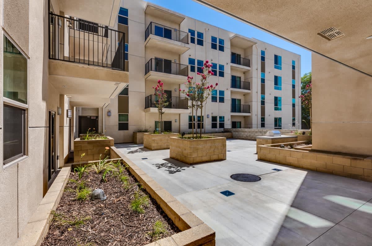 Santa Cecilia Apartments Los Angeles California