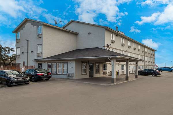 Econo Lodge San Antonio near SeaWorld - Medical Center