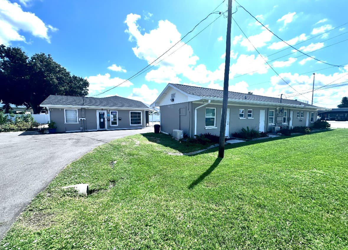 Lemon Bay Lodge