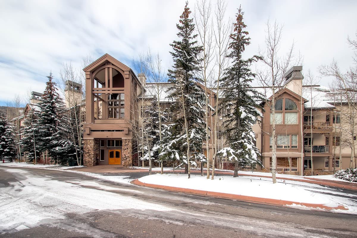Highlands Westview by East West Hospitality