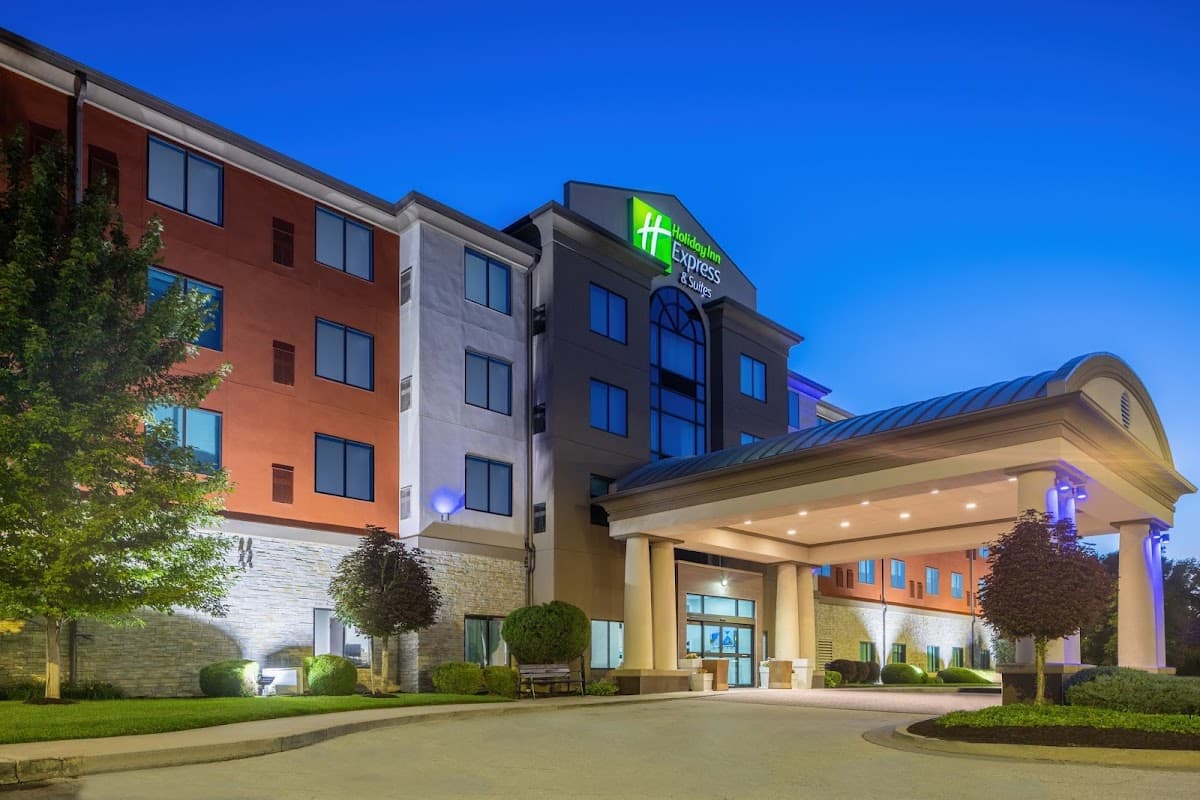 Holiday Inn Express & Suites Kansas City Airport by IHG