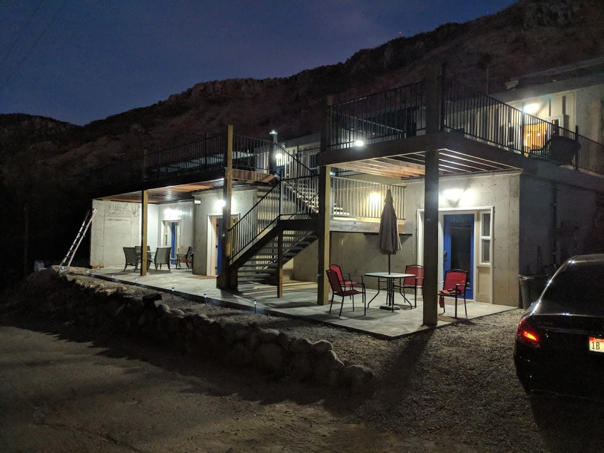 Lava Hillside Suites