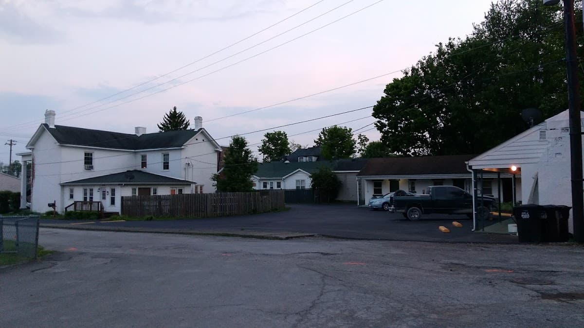 Colonial Motel