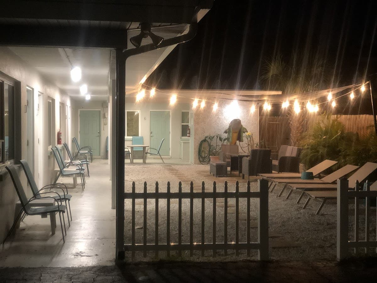 Porpoise Inn & Suites