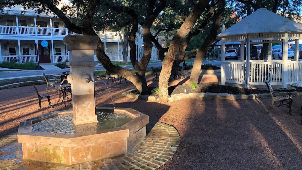 Gruene River Hotel & Retreat
