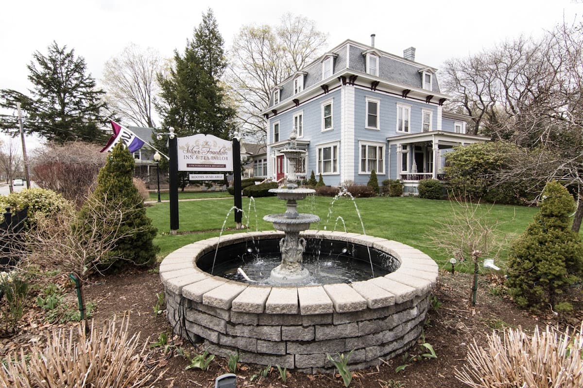 Silver Fountain Inn & Tea Parlor