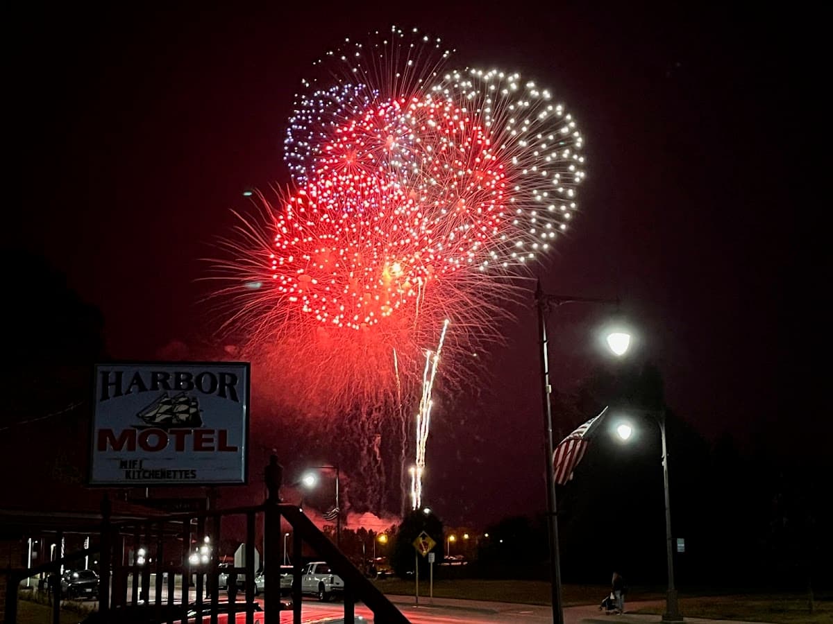 Harbor Motel