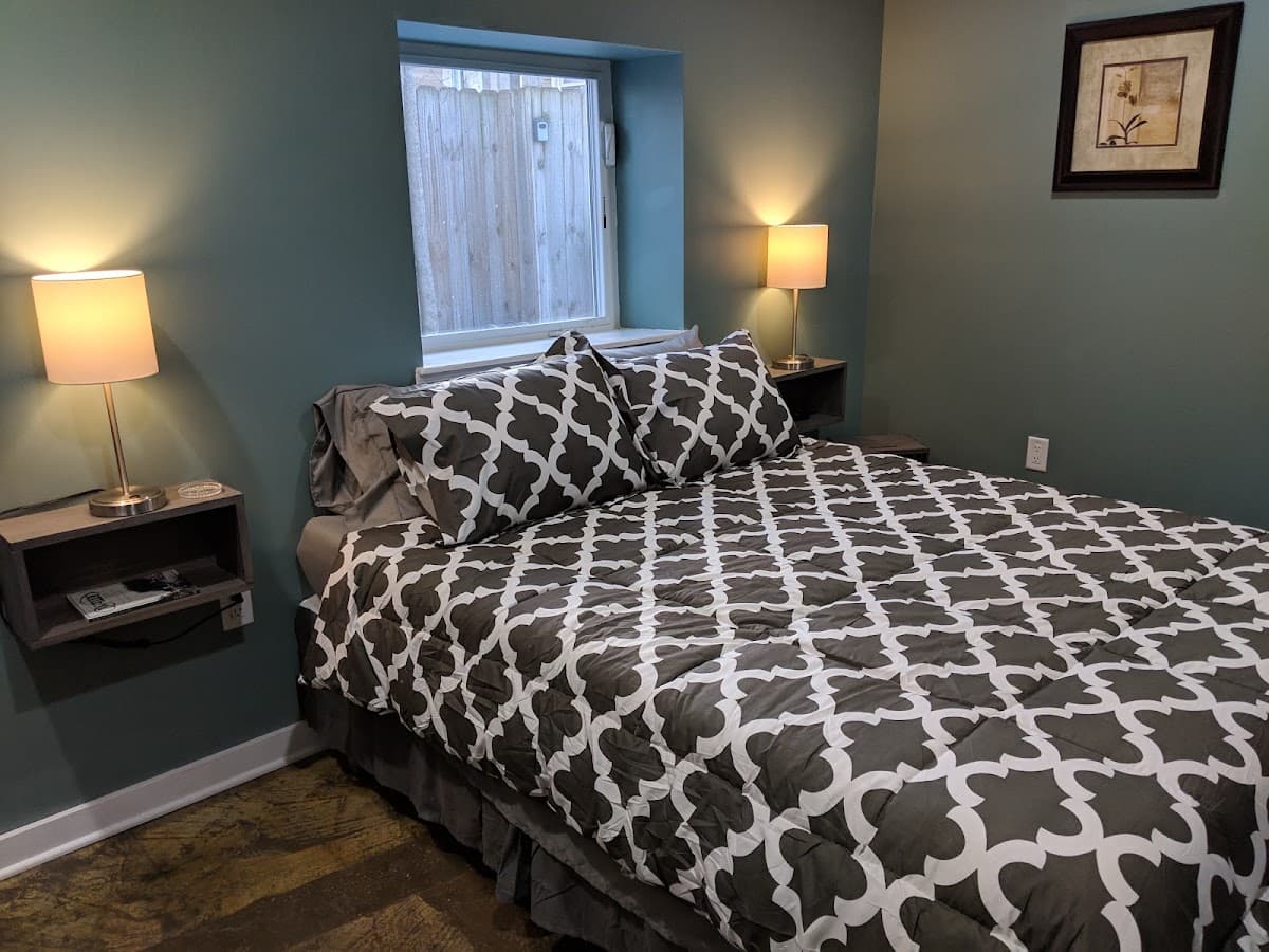 Cozy KC Carriage House