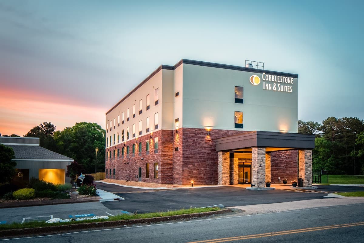 Cobblestone Inn & Suites - Fairfield Bay