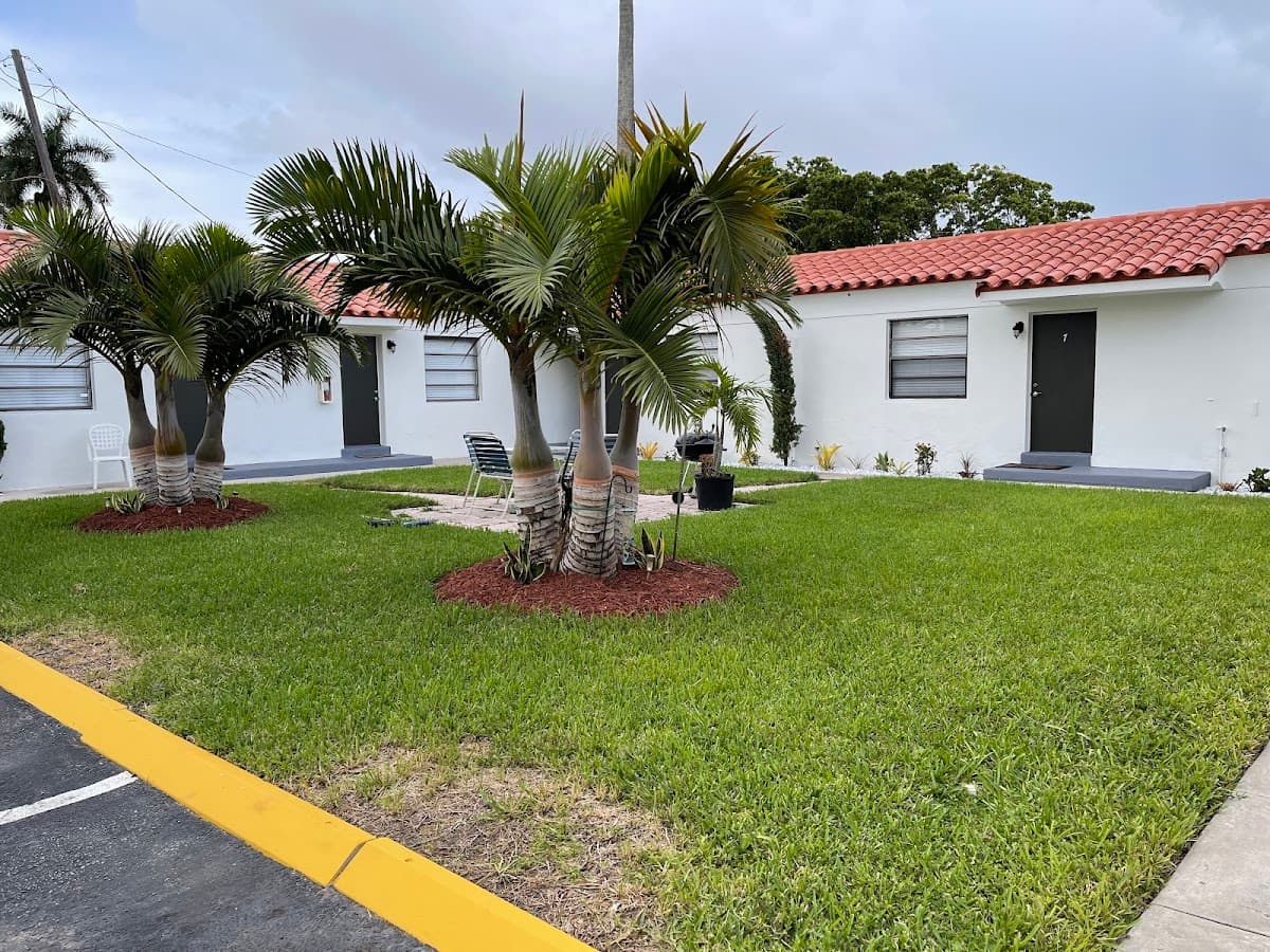 Villa L'homme by Dania Beach Suites