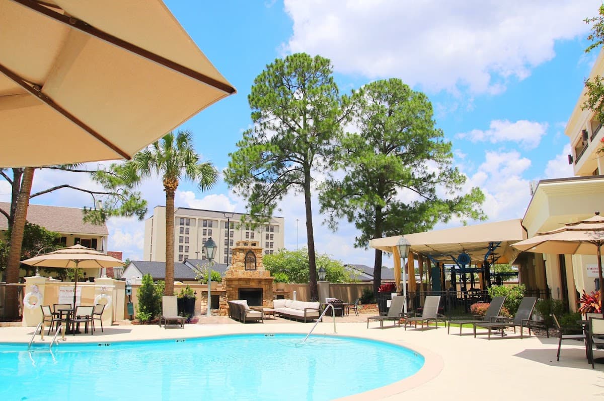 Crowne Plaza Executive Center Baton Rouge, an IHG Hotel
