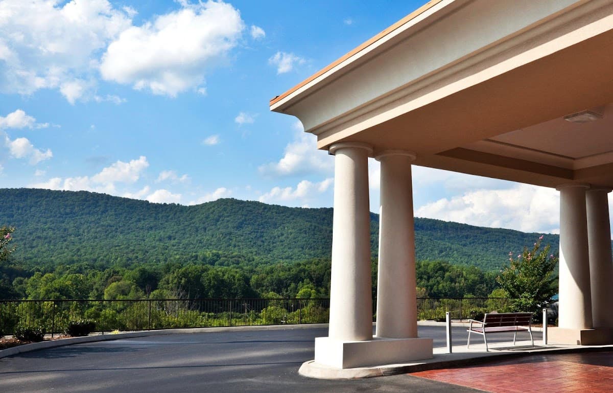 Holiday Inn Express & Suites Harriman by IHG