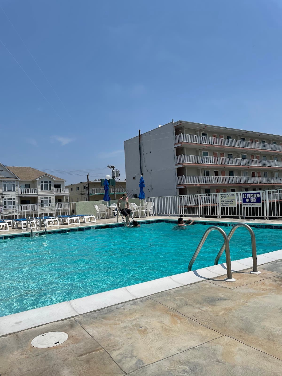 Diplomat Suites