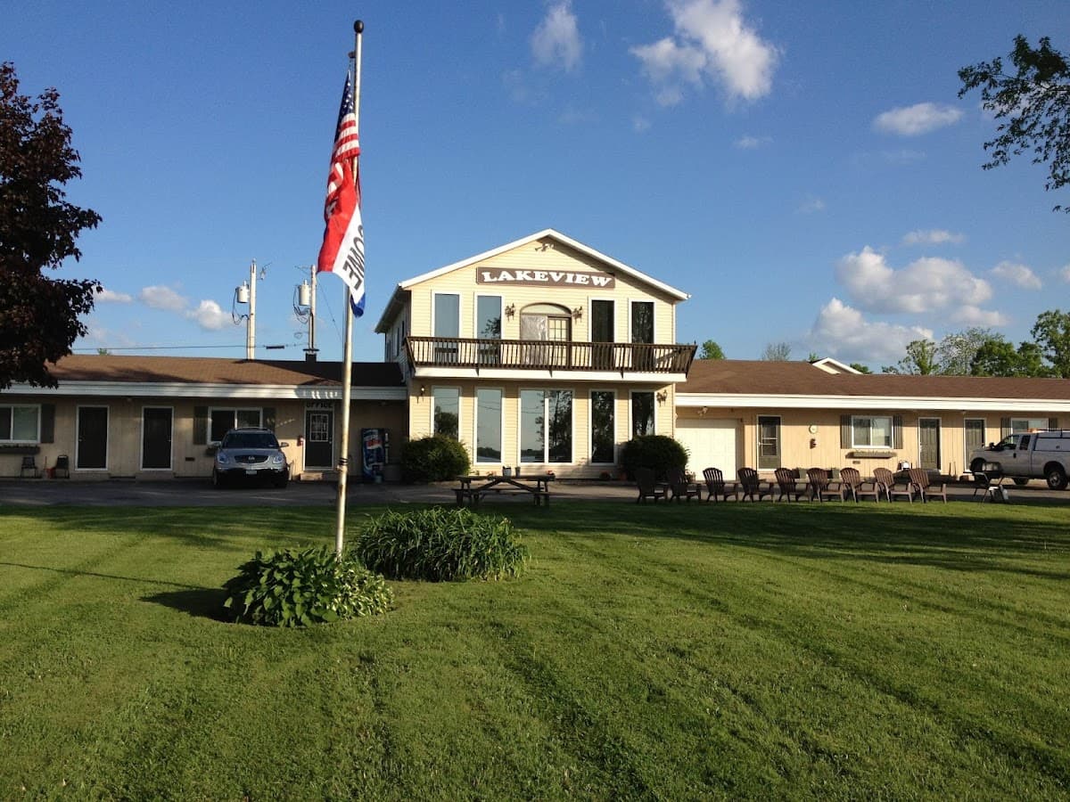 Lakeview Motel & Apartments