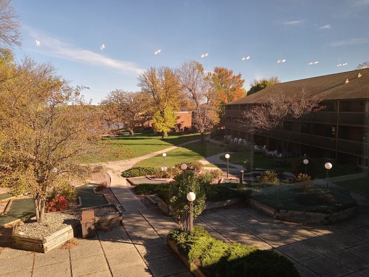 Village West Resort & Hotel