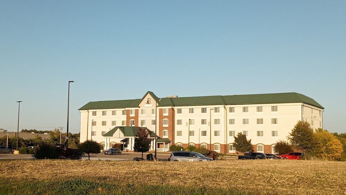 Town & Country Inn and Suites