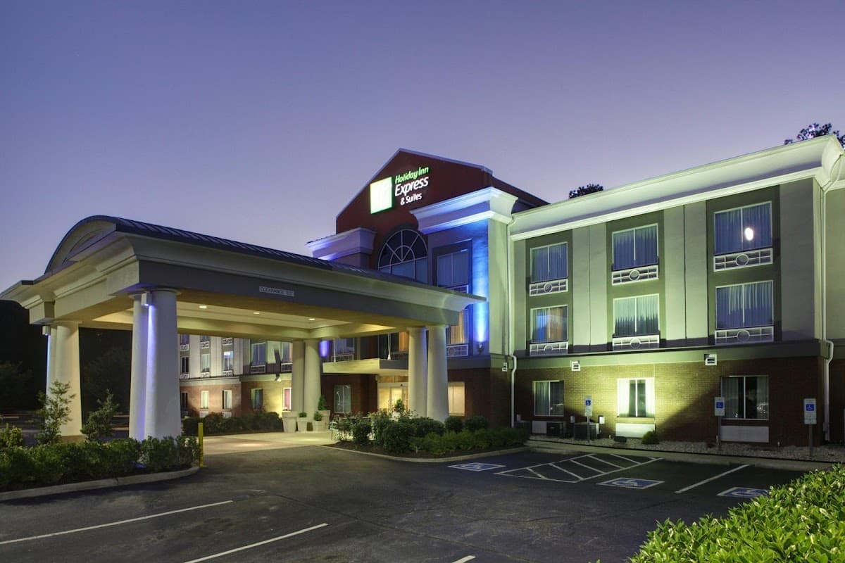 Holiday Inn Express & Suites Emporia by IHG