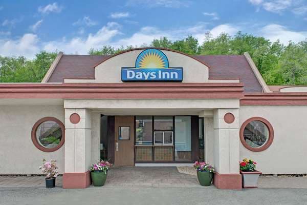 Days Inn by Wyndham Washington Pennslvania