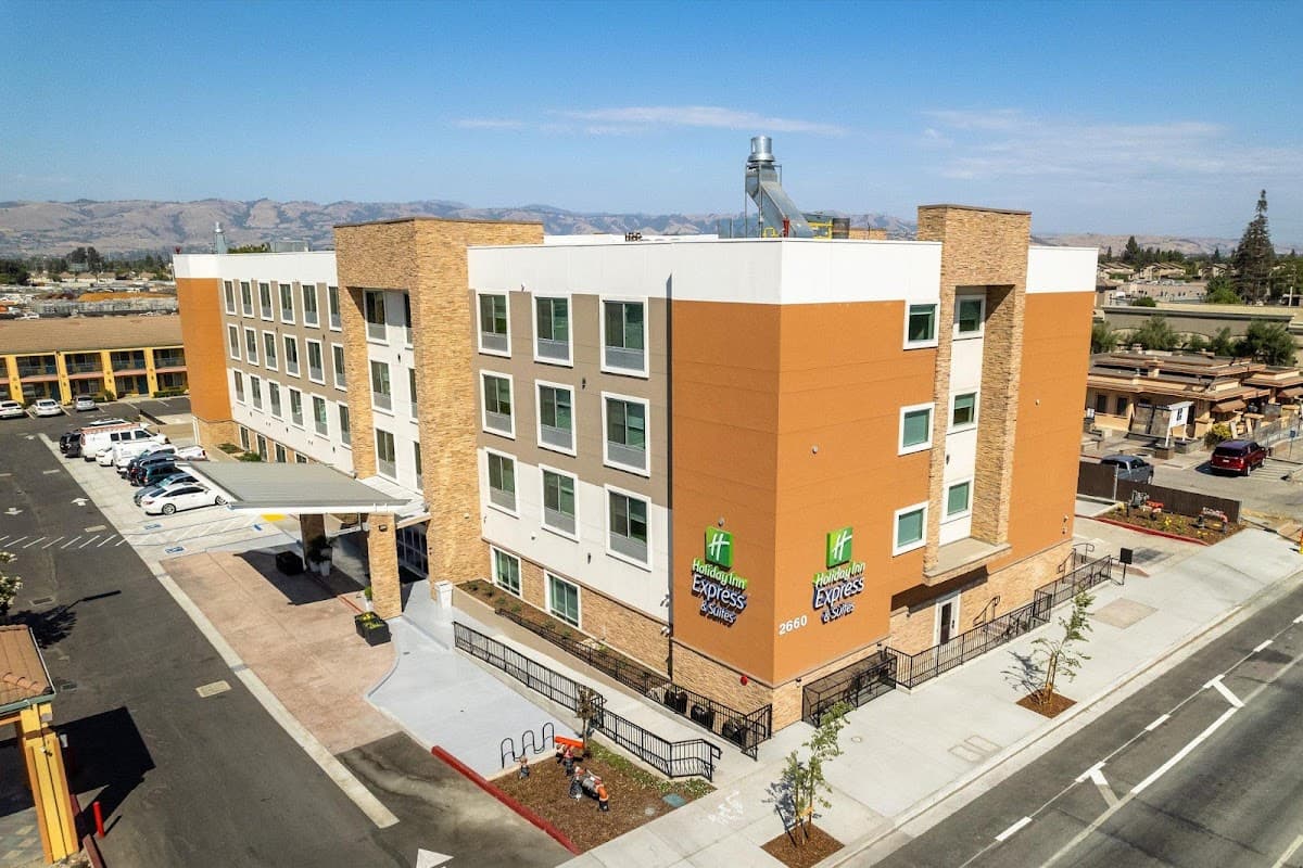 Holiday Inn Express & Suites San Jose – Silicon Valley by IHG