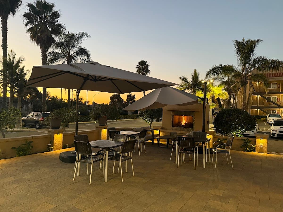 La Quinta Inn & Suites by Wyndham Carlsbad - Legoland Area