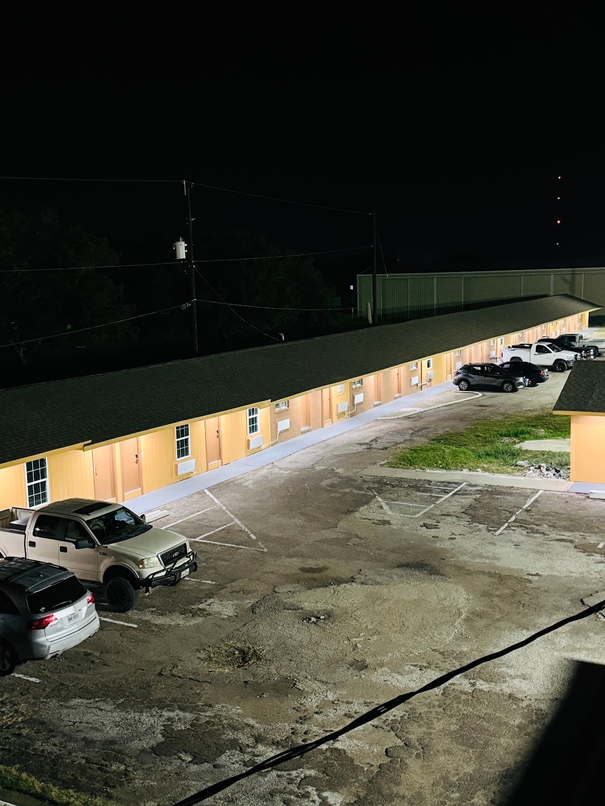 Express Inn & Suites