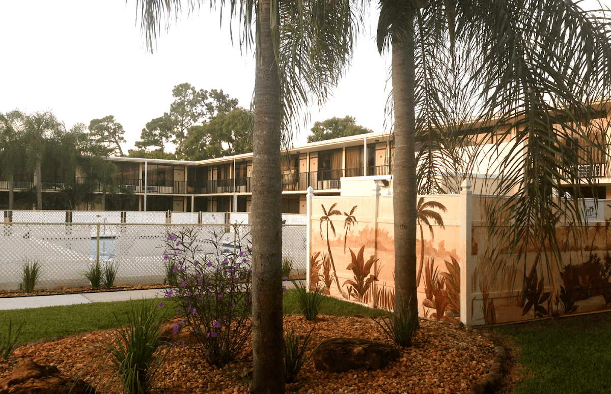 At Home Inn - Fort Pierce