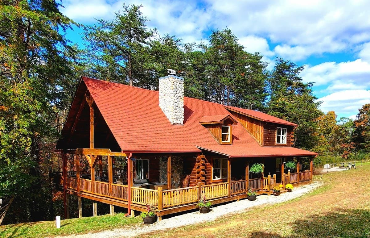 Rustic Ridge Lodge Hocking Hills, OH