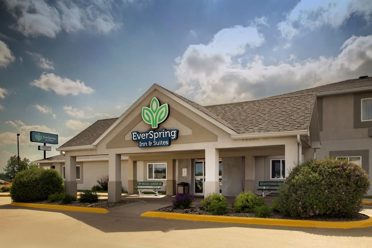 EverSpring Inn & Suites