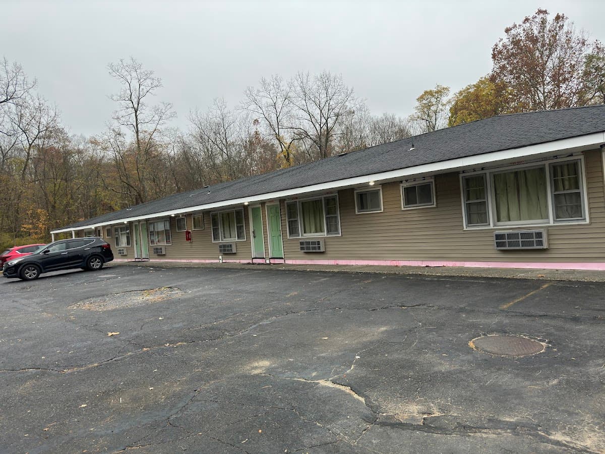 Golden Manor Motel